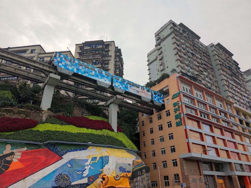 Jour 6 : (CHONGQING – XI’AN – 700 Km en TGV)