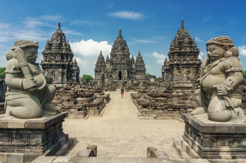 Jour 06 : YOGYAKARTA - PRAMBANAN - BALI (Petit-déjeuner, Déjeuner, Dîner)