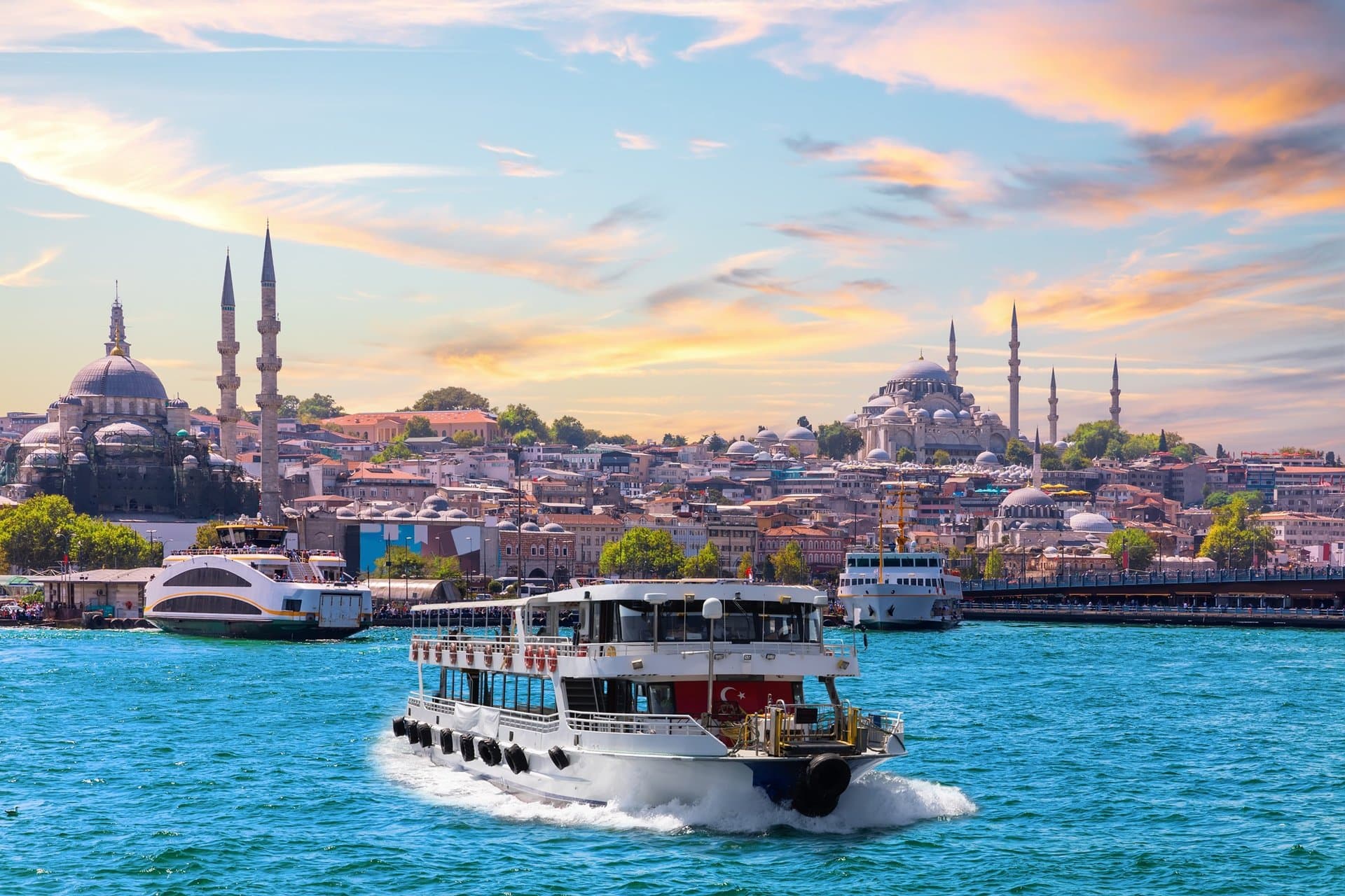 JOUR 3 — Croisière sur le Bosphore & départ pour la Cappadoce
